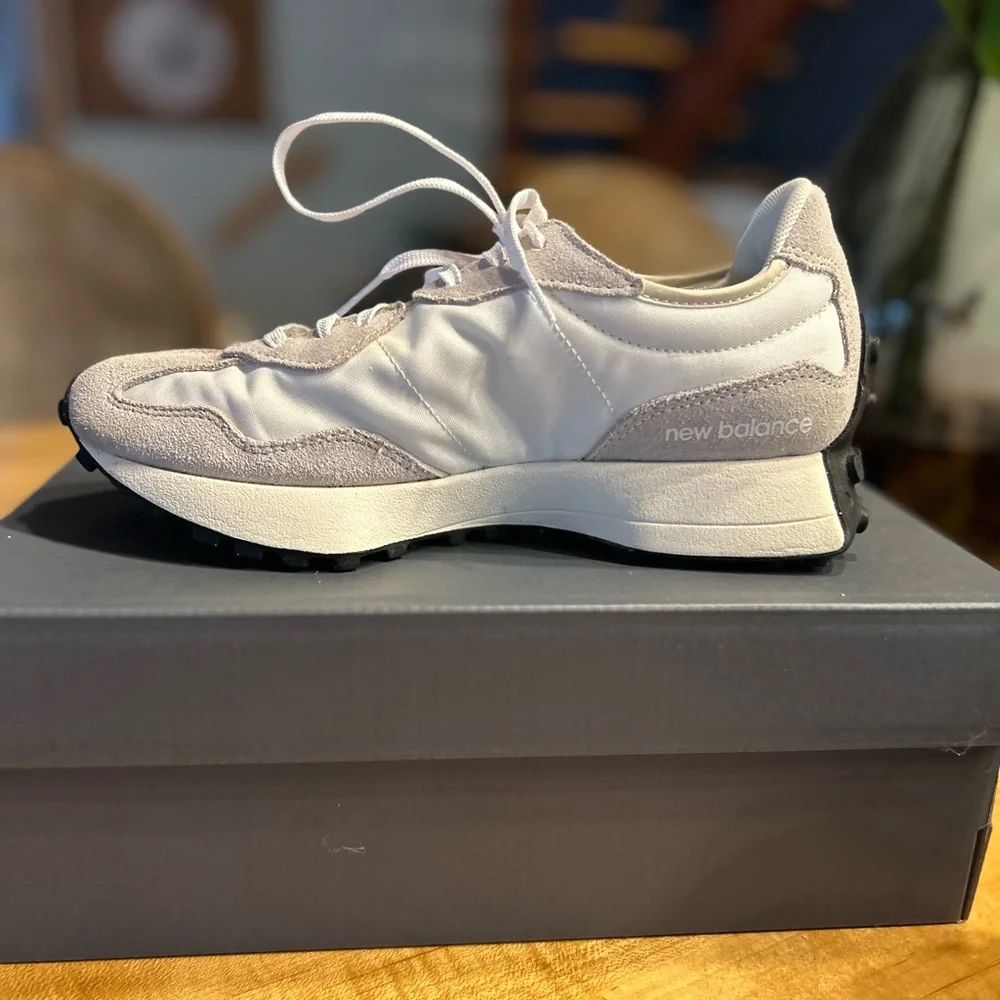 NEW BALANCE 327 Women's Sneakers Shoes White with Black 7.5 - Picture 5 of 14